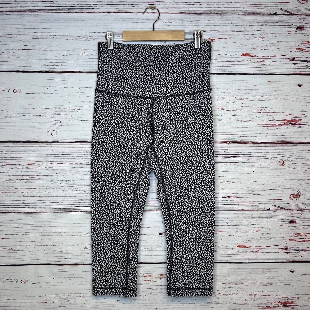Lululemon Wunder Under Crop High Rise Size 8 Miss Mosaic Black White Print
